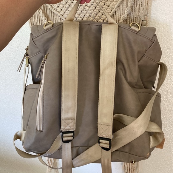 Petunia Pickle Bottom Taupe Diaper Backpack boxy - Picture 8 of 8
